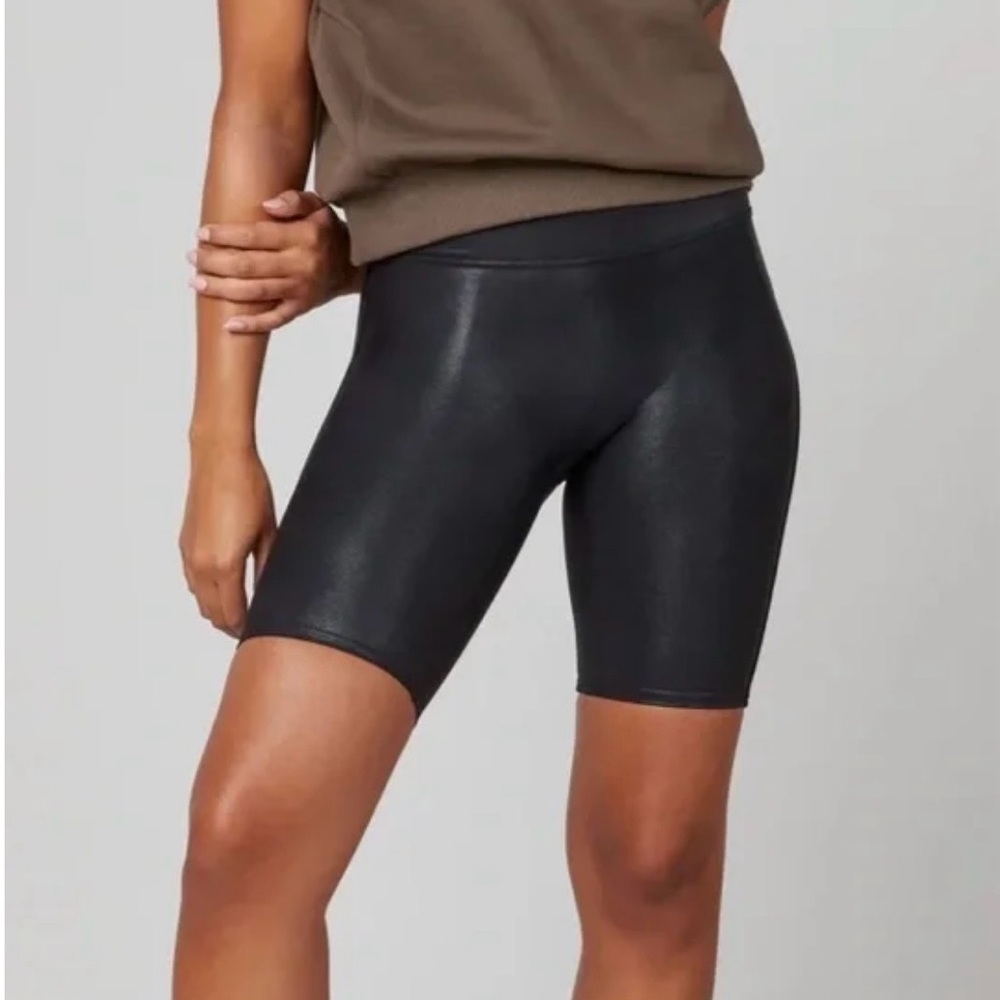 NWT Abercrombie & Fitch Women's Slate Gray Biker Shorts